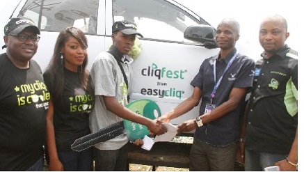 L-R: Manager, Youth Segment, Etisalat Nigeria, Idiareno Atimomo; Analyst, Events and Sponsorships, Etisalat Nigeria, Martina Ogbebor; 100 level FUTA Mechanical Engineering student, Onoriukpe Timothy Efemena; Dean of Student Affairs, Federal University of Technology (FUTA), Akure, Dr. Boniface Kayode Alese; and Territory Manager South-West 2, Etisalat Nigeria, Oluwaseun Popoola during the presentation of the brand new car to Efemena at the Etisalat Cliqfest held at the Federal University of Technology, Akur